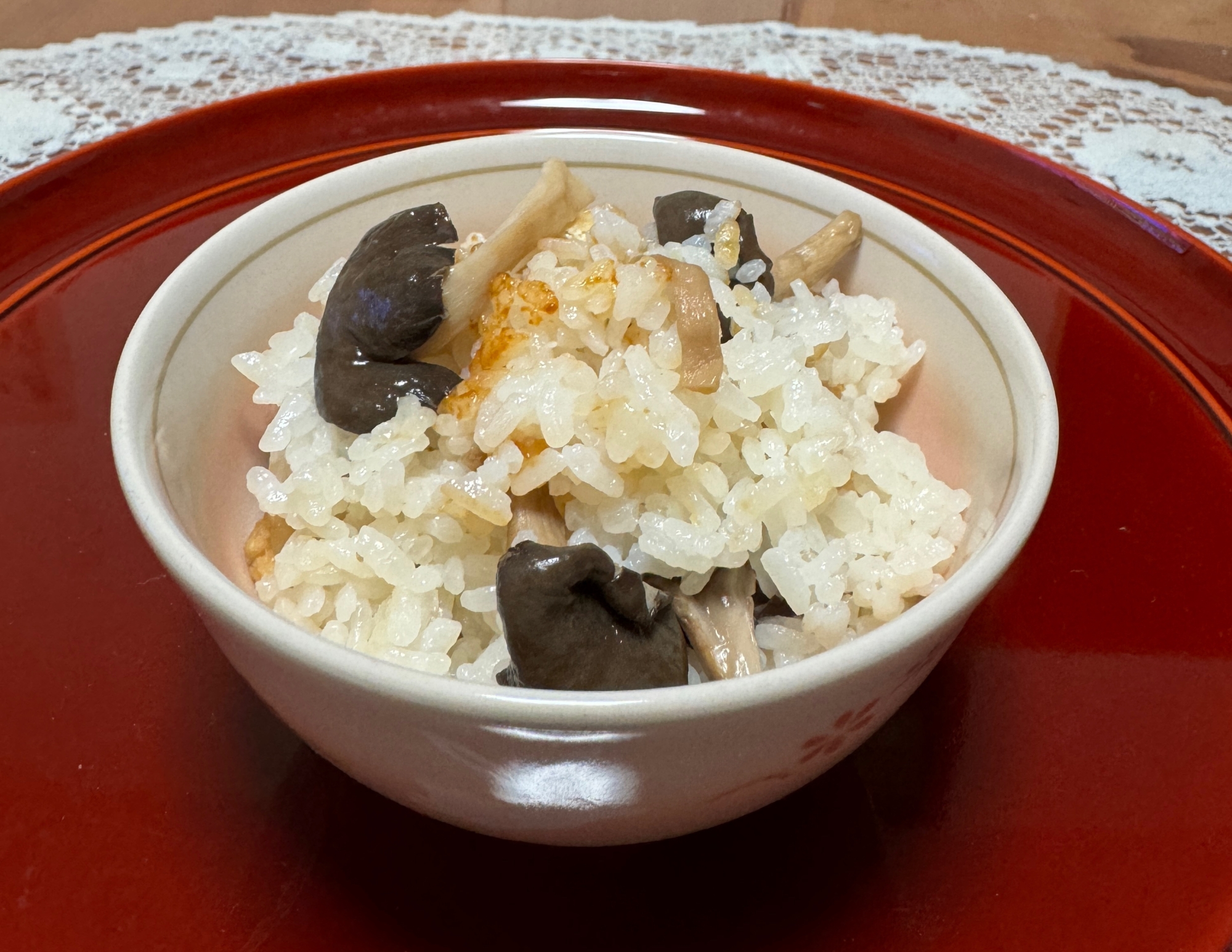 霜降り平茸と油揚げの風味と旨み豊かな☆炊き込みご飯