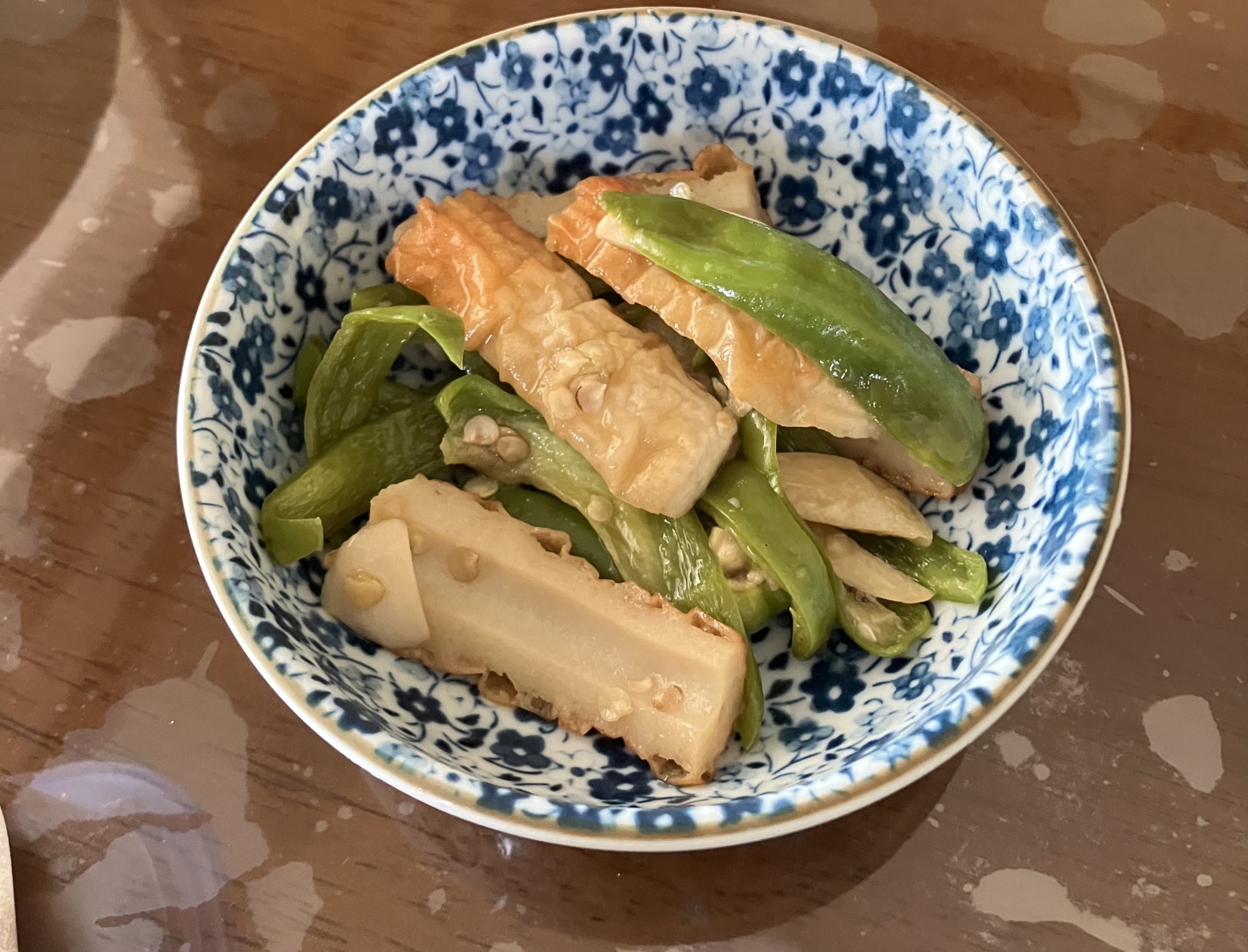 ちくわとピーマンのニンニクごま油炒め