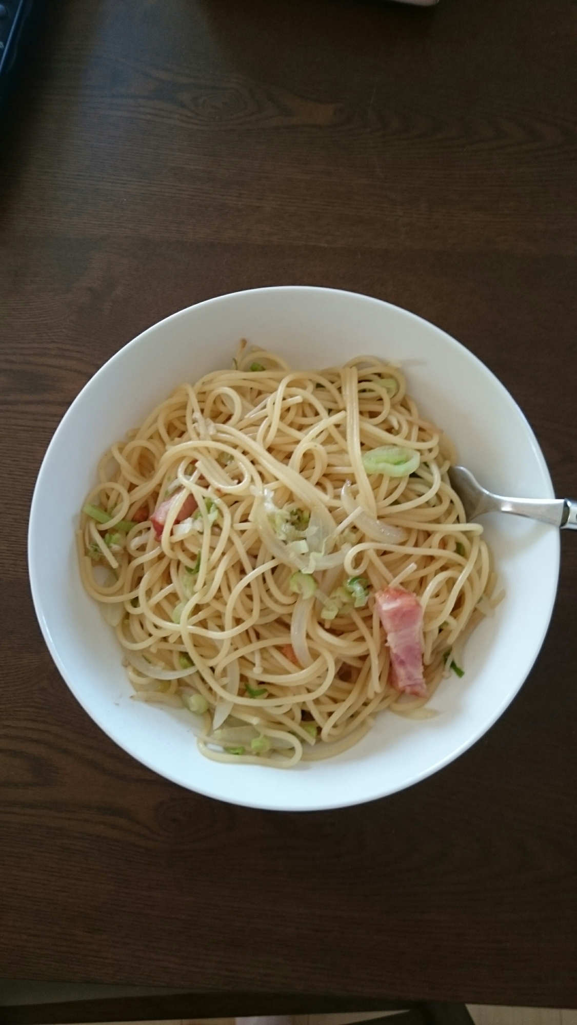 ランチに簡単  コンソメパスタ♪