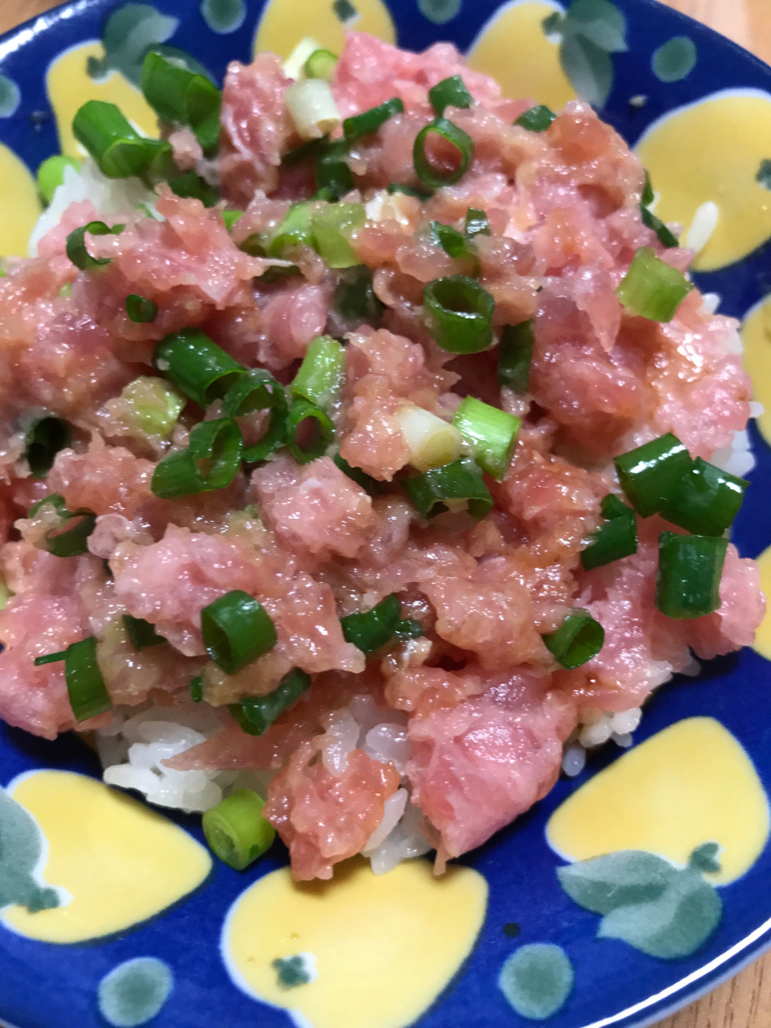 わさびとだし醤油のネギトロ丼