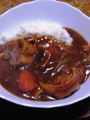 コラーゲン補給　豚足カレー