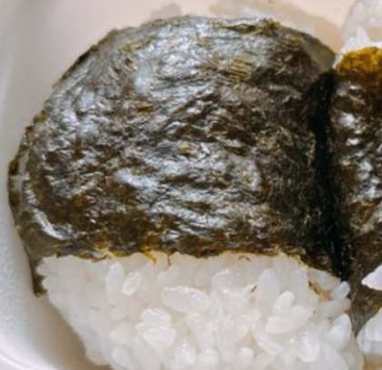 ✎*｡:ﾟツナとめかぶのおにぎり