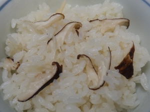 簡単・白だしで作る松茸ごはん