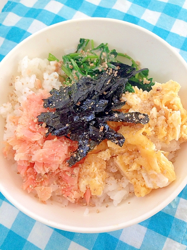 簡単ランチ！３色丼♪