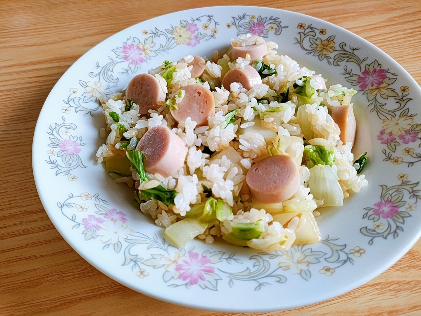 白菜と魚肉ソーセージの炒飯