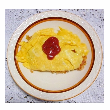 オムライス（玉ねぎ・にんじん・ピーマン・鶏むね肉）