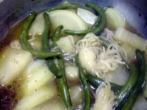 大根と糸こんにゃくとインゲンの煮物