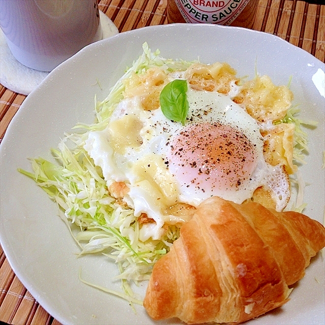 かりっとチーズがぐるり包囲な香ばし目玉ワンプレート