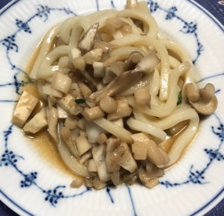 舞茸としめじの焼うどん