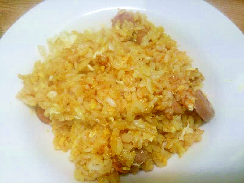 ウインナと卵の焼き飯/カレー味