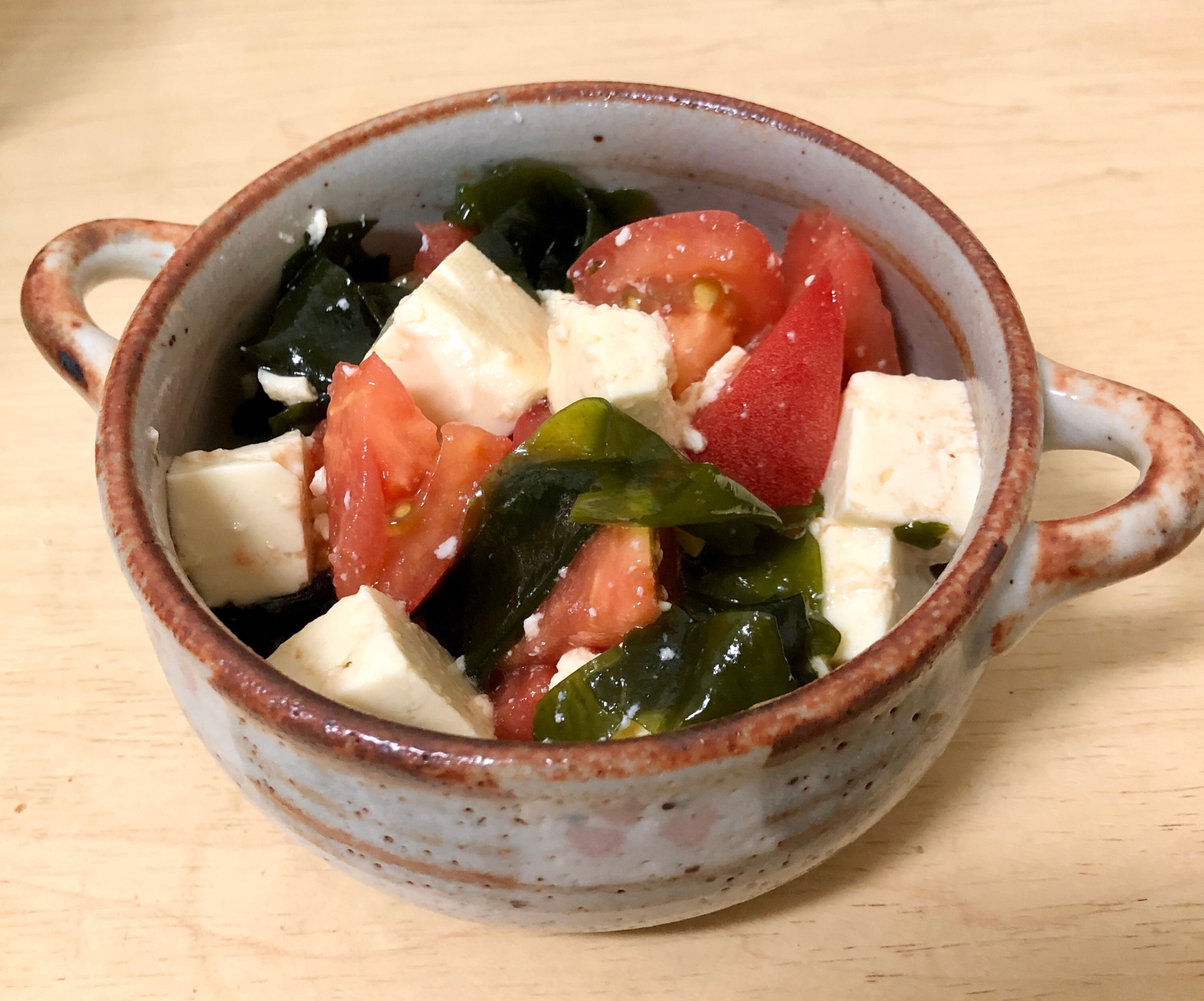 【簡単】豆腐とトマトとワカメのサラダ