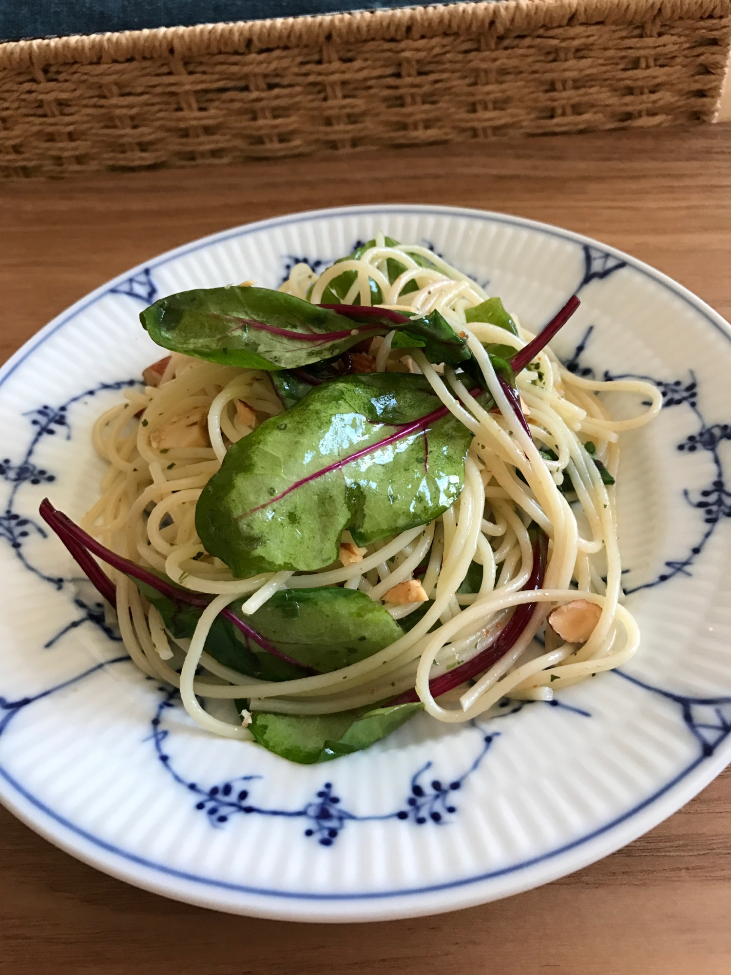 ベビーデトロイトとアーモンドのパスタ