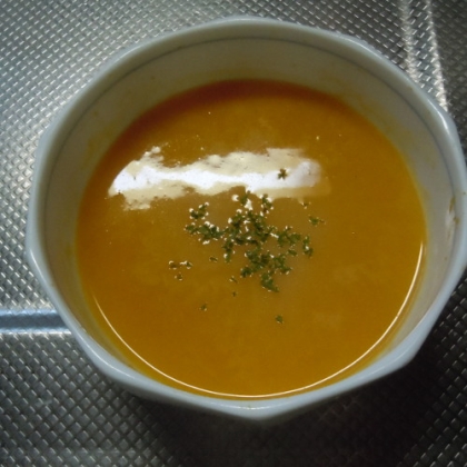 家庭菜園のカボチャが美味しいスープに♪
牛乳より美味しいと好評でした。
美味しいレシピごちそう様です。