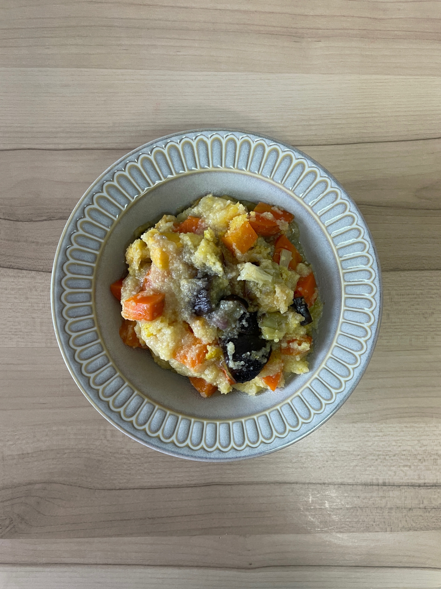 人参と茄子の薩摩芋ポレンタ有機野菜ブイヨン煮