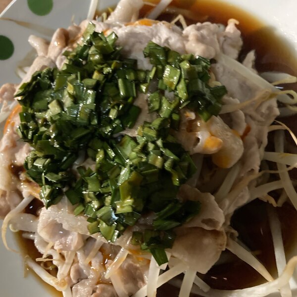 もやしと豚肉の簡単レンジ蒸し Withニラ醤油 レシピ 作り方 By ぽちゃるまる 楽天レシピ もやしと豚肉の簡単レンジ蒸し Withニラ醤油 レシピ 作り方 By ぽちゃるまる 楽天レシピ