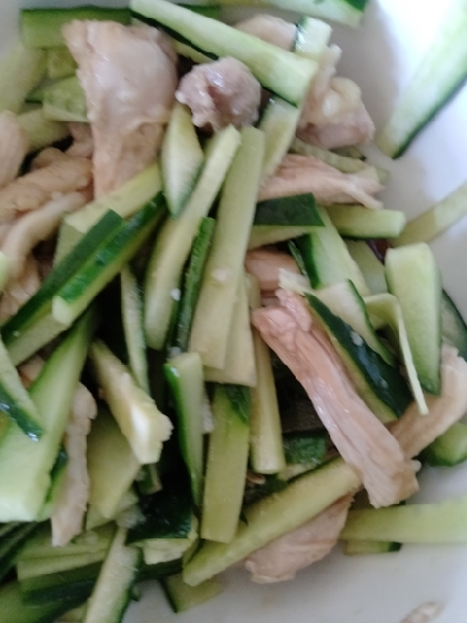 にんにくで食欲UP↑きゅうりとササミのさっぱり炒め