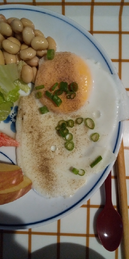 ネギの上に目玉焼き丼