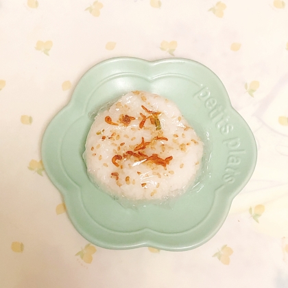 しらすとゴマのおにぎり