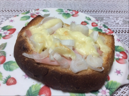 長葱とハムの味噌マヨチーズトースト