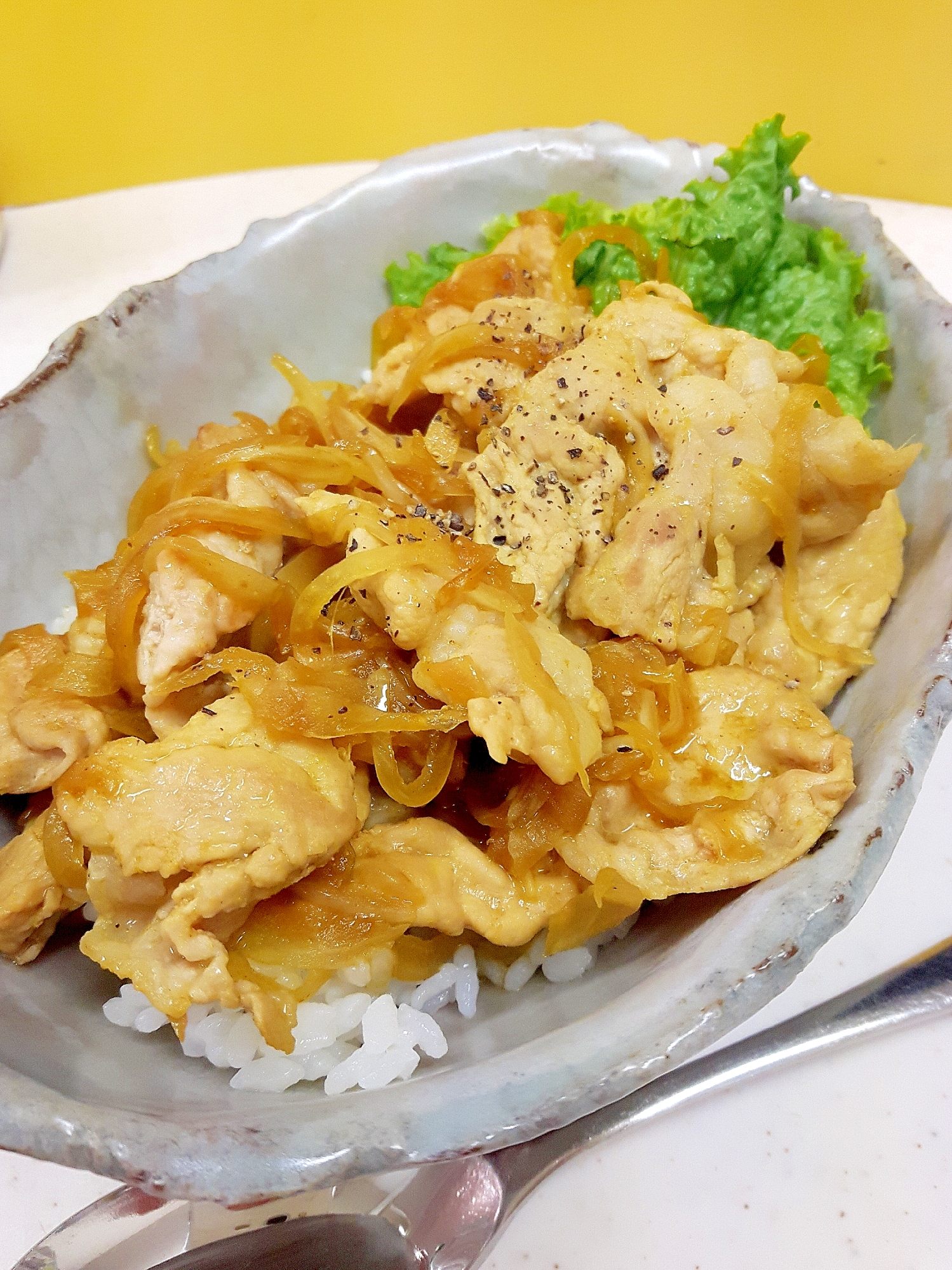 子供が喜ぶ(^^)豚肉のカレー風味生姜焼き丼♪