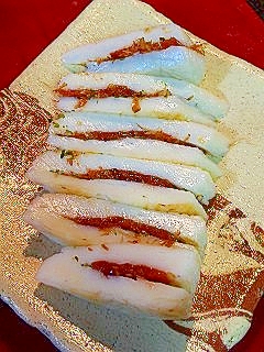 笹かまぼこの梅肉サンド