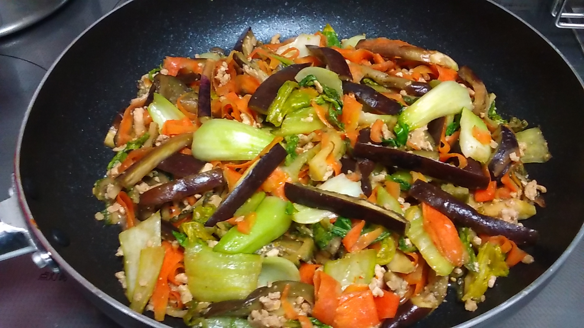５分+３分！茄子とチンゲン菜　簡単ひき肉炒め