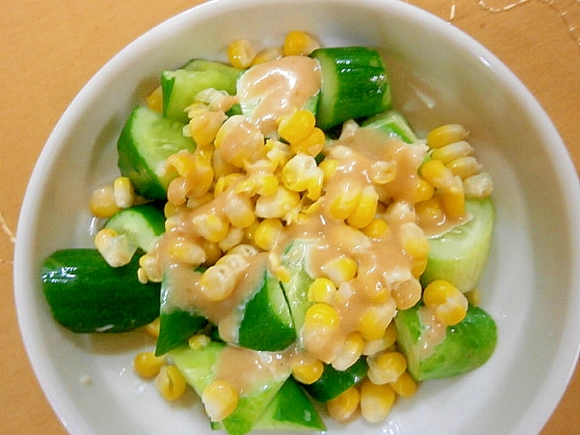 味噌マヨのきゅうり・コーンのサラダ