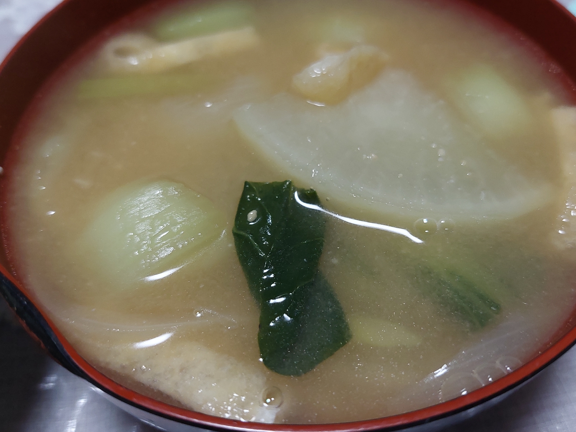 大根 チンゲン菜 油揚げのお味噌汁