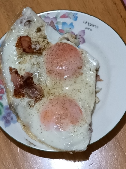 調味料で旨味アップ!ハムエッグ★