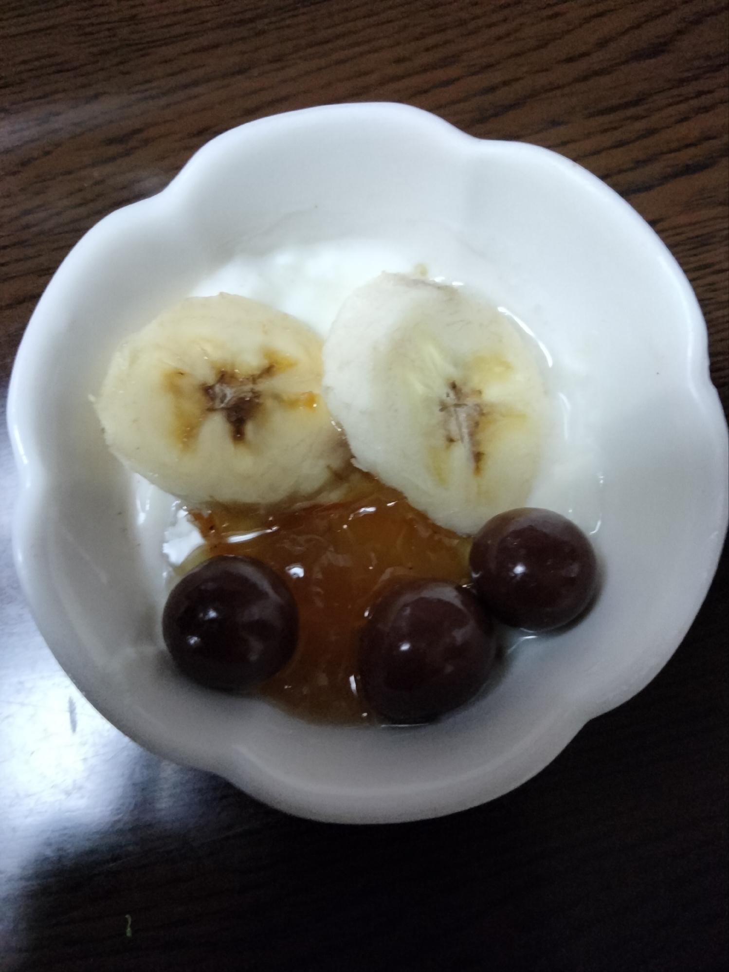今日のヨーグルト♡バナナジャムチョコのせて