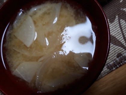 玉ねぎと切り干し大根の味噌汁