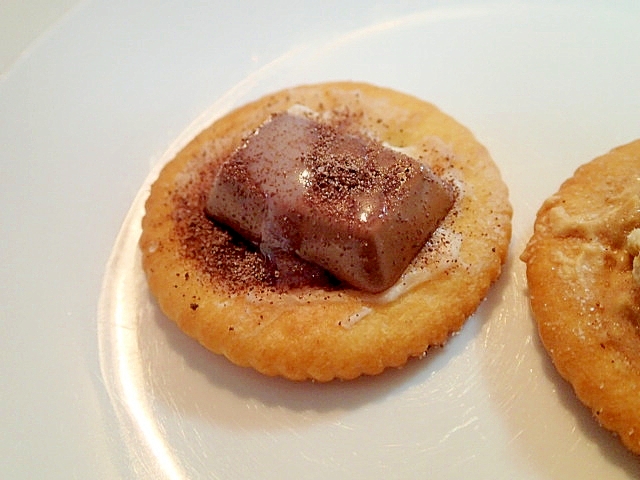 クリームチーズとミルクチョコの焼きリッツ