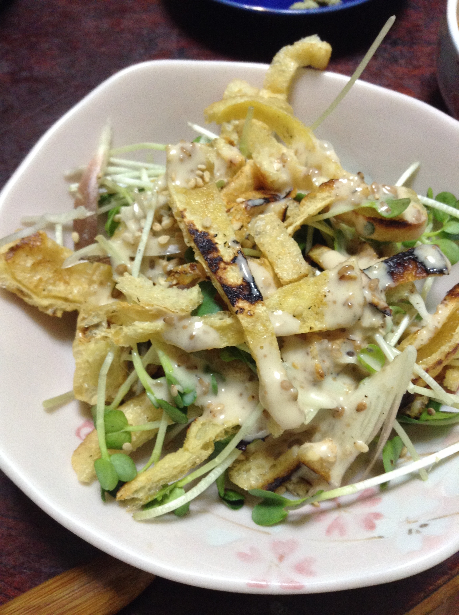 焼き油揚げとミョウガと貝割れのゴマダレ和え