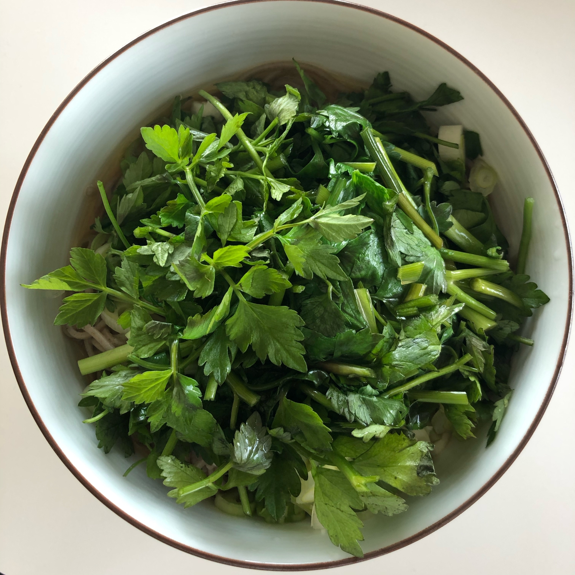 簡単なランチに セリ蕎麦