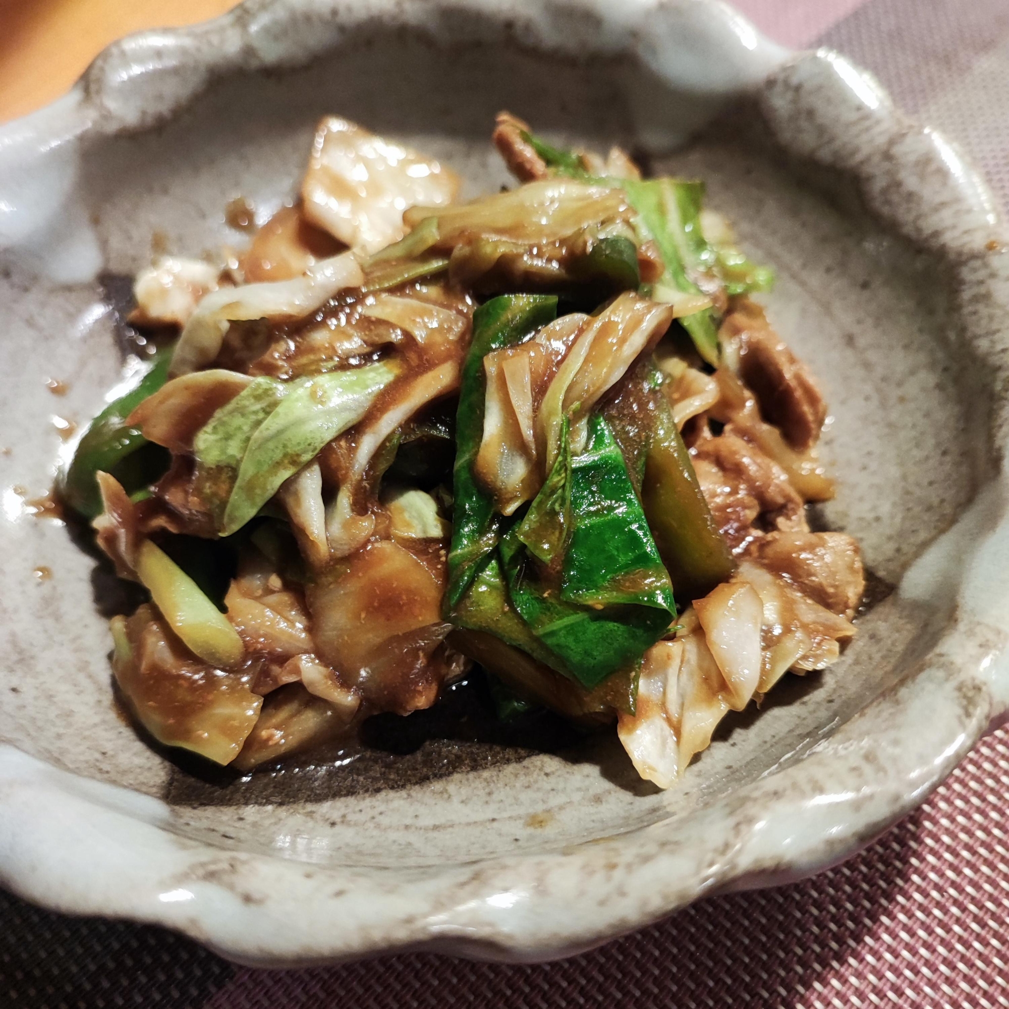 キャベツと豚肉の赤味噌炒め
