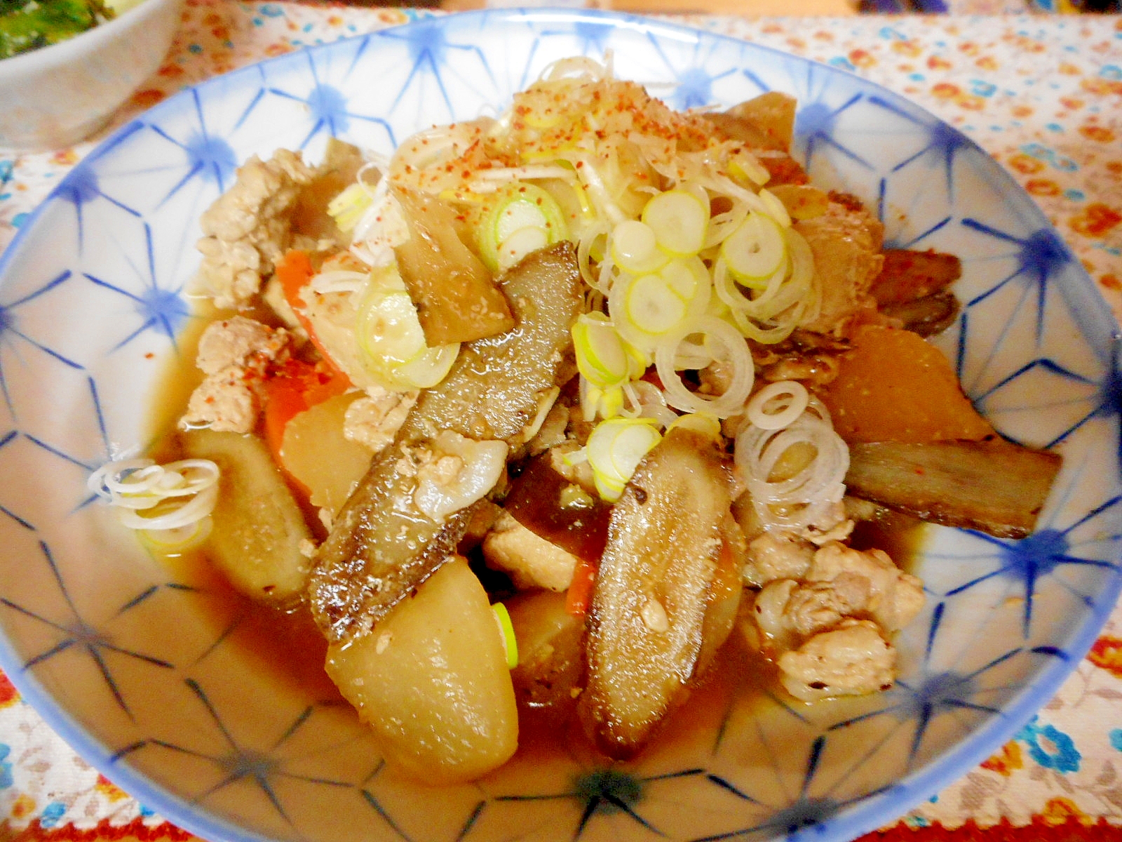 豚コマと高野豆腐と根菜の味噌煮