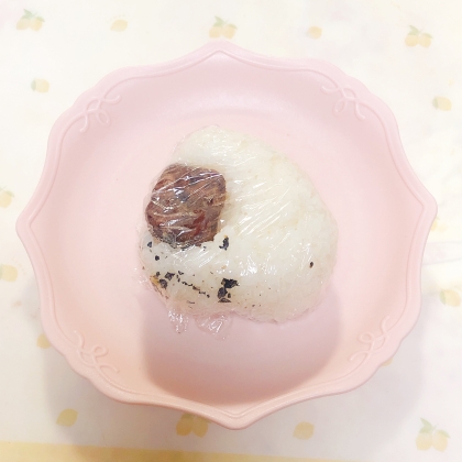 簡単で食べやすい✿胡麻おはぎ風おにぎり