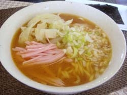 もやしとカニカマのラーメン