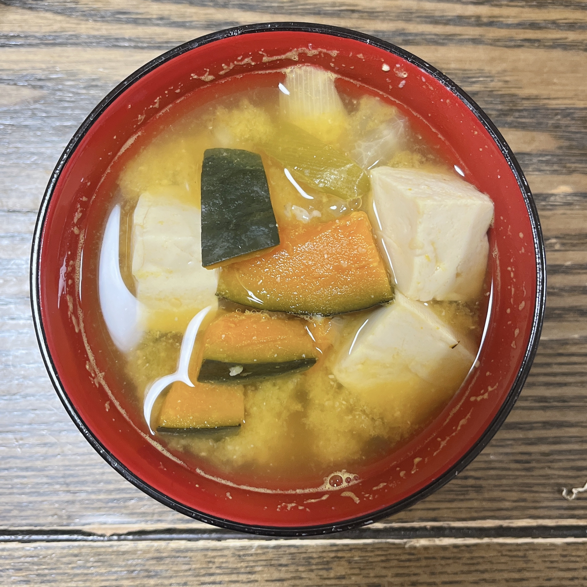 豆腐とかぼちゃの味噌汁