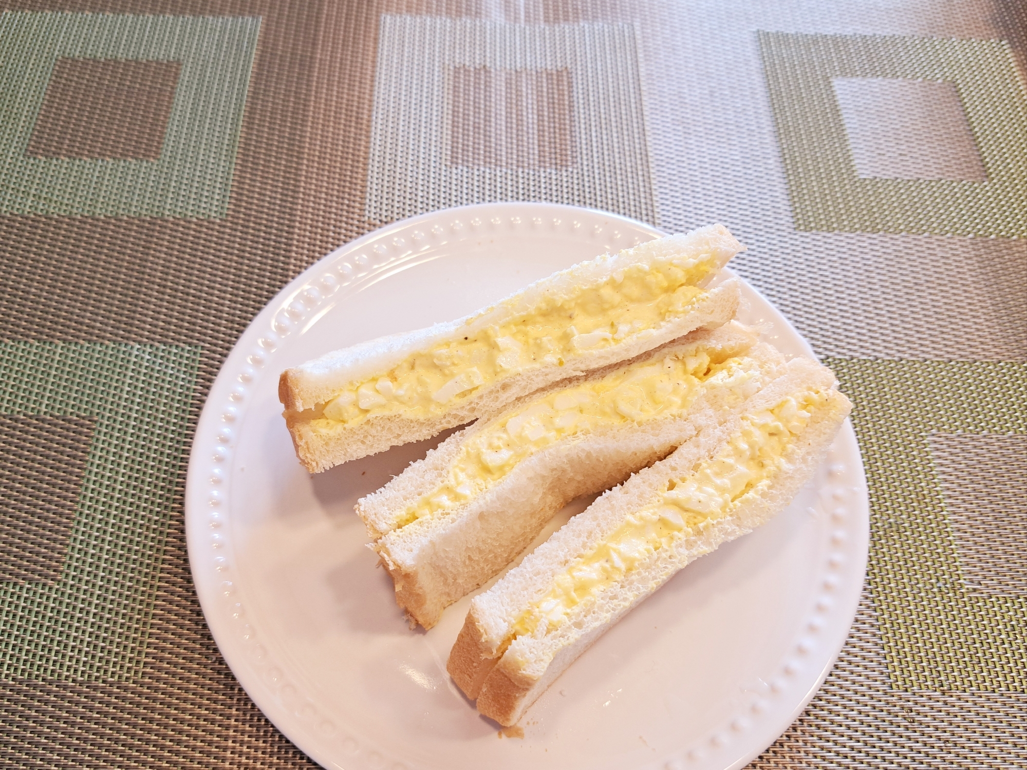 ゆず胡椒がアクセント！大人の たまごサンド