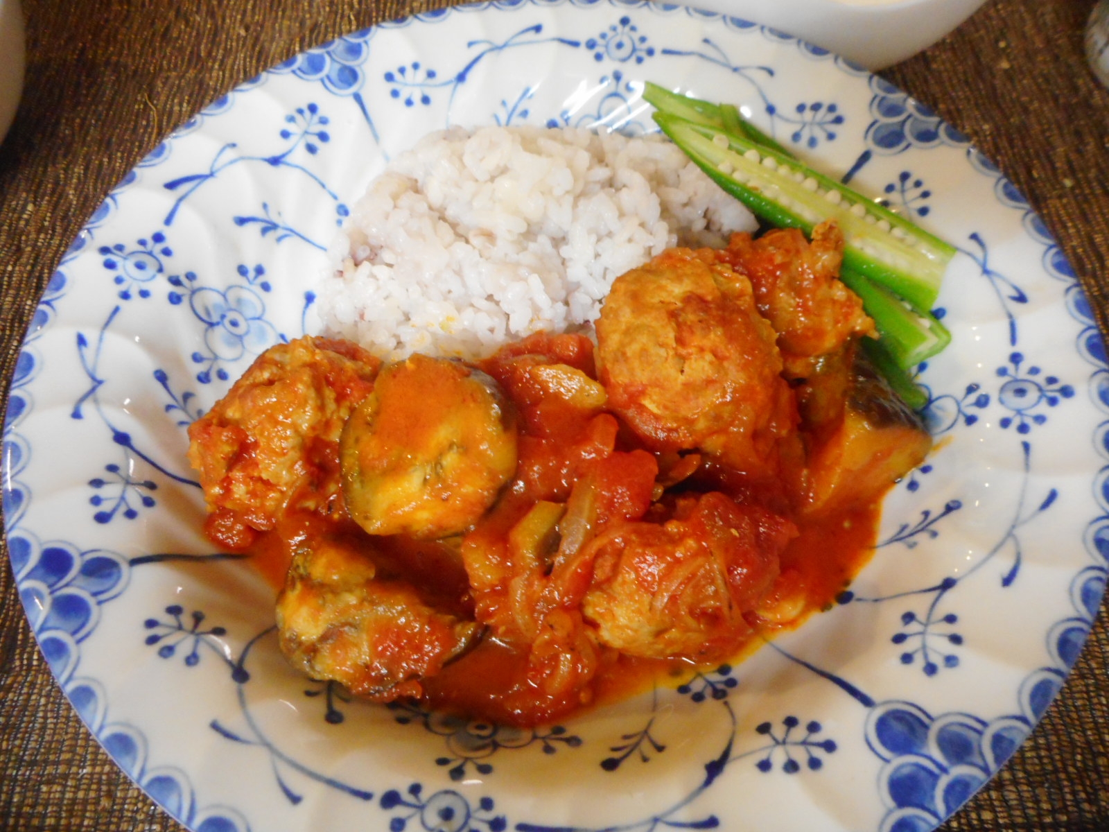 揚げ肉団子とナスのトマト煮