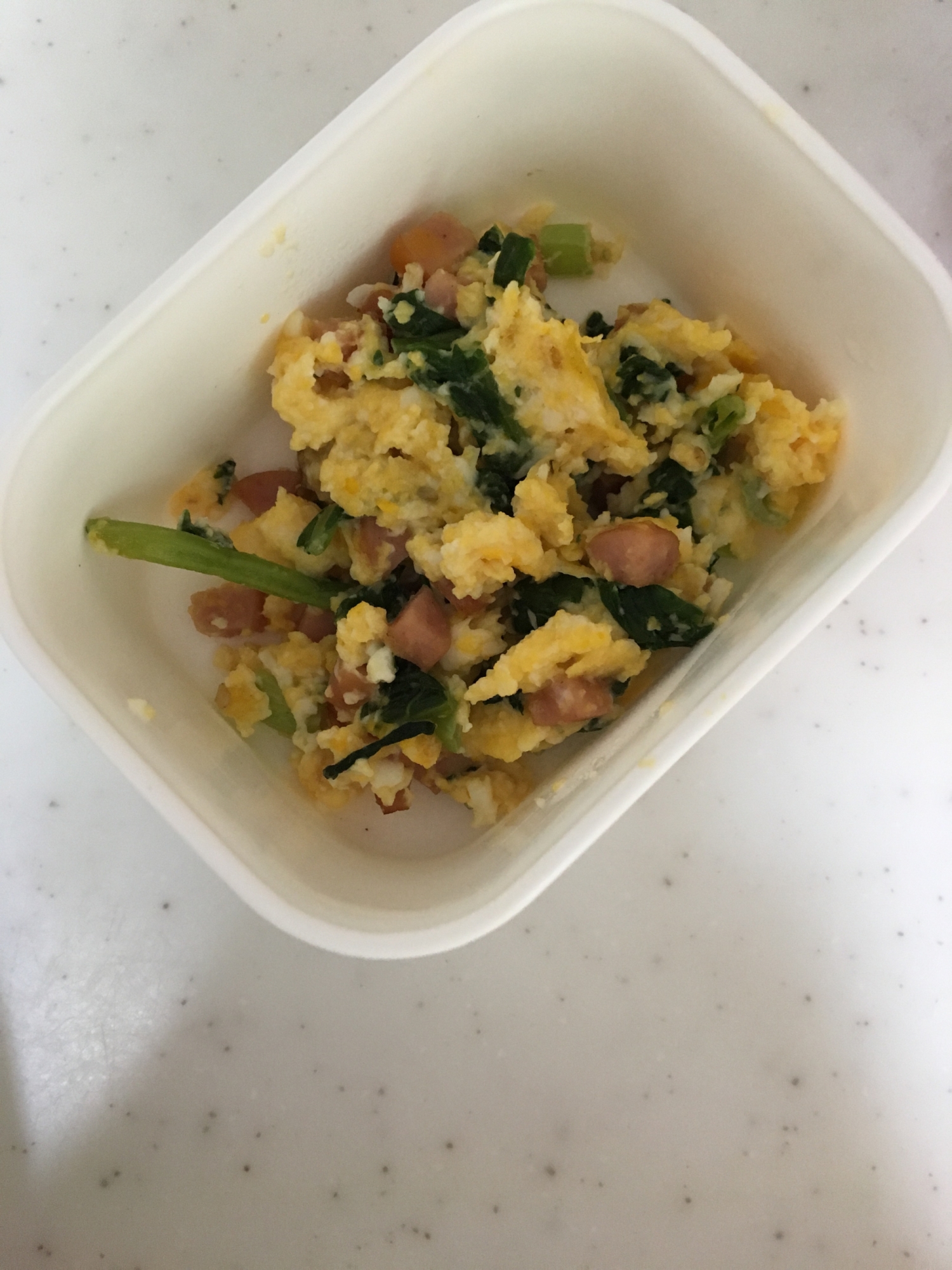 離乳食完了期 小松菜とウインナーの卵とじ炒め レシピ 作り方 By Xmickyx 楽天レシピ