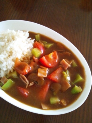 レトルトカレーで☆トマトごろごろカレー