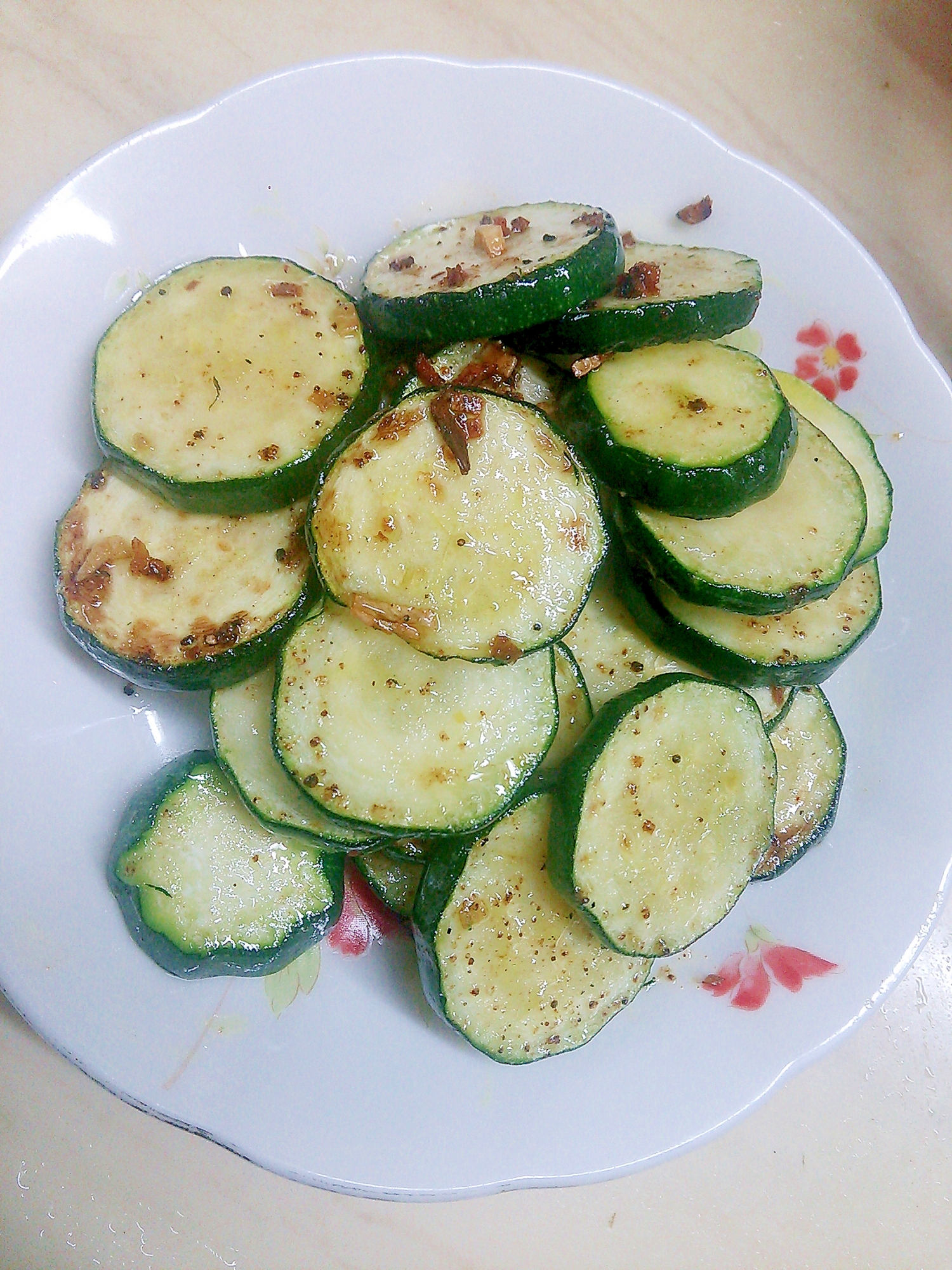 簡単 ズッキーニのオリーブオイルとガーリックソテー レシピ 作り方 By 一護くん 楽天レシピ