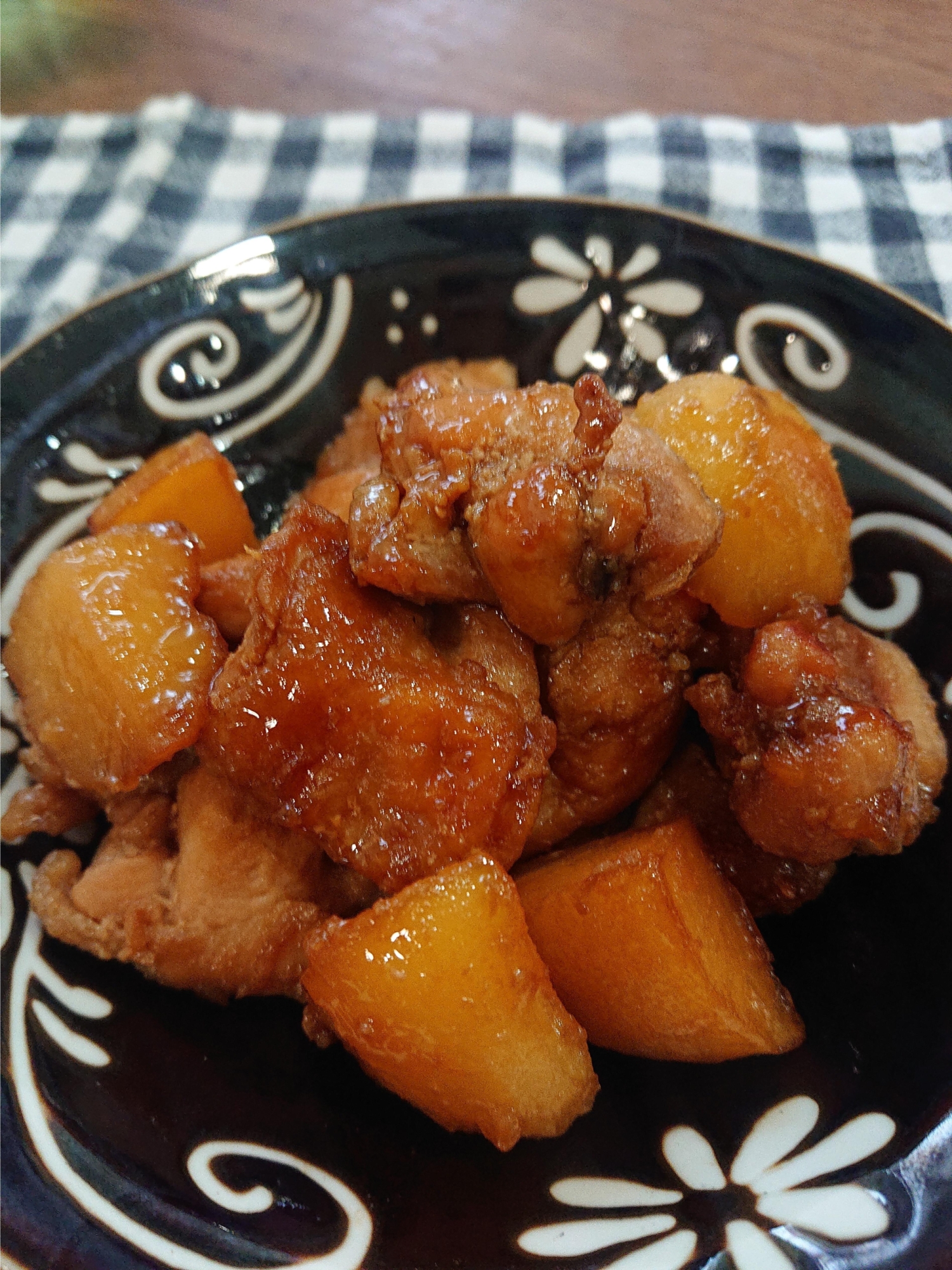 鶏肉とじゃがいもの照り煮