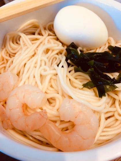 えびとワカメの冷やしうどん