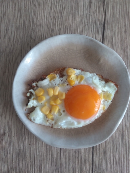 朝食にいただきました♪
白身と黄身にわけた
せいかプチプチ感でて
美味しかったです(+_+)