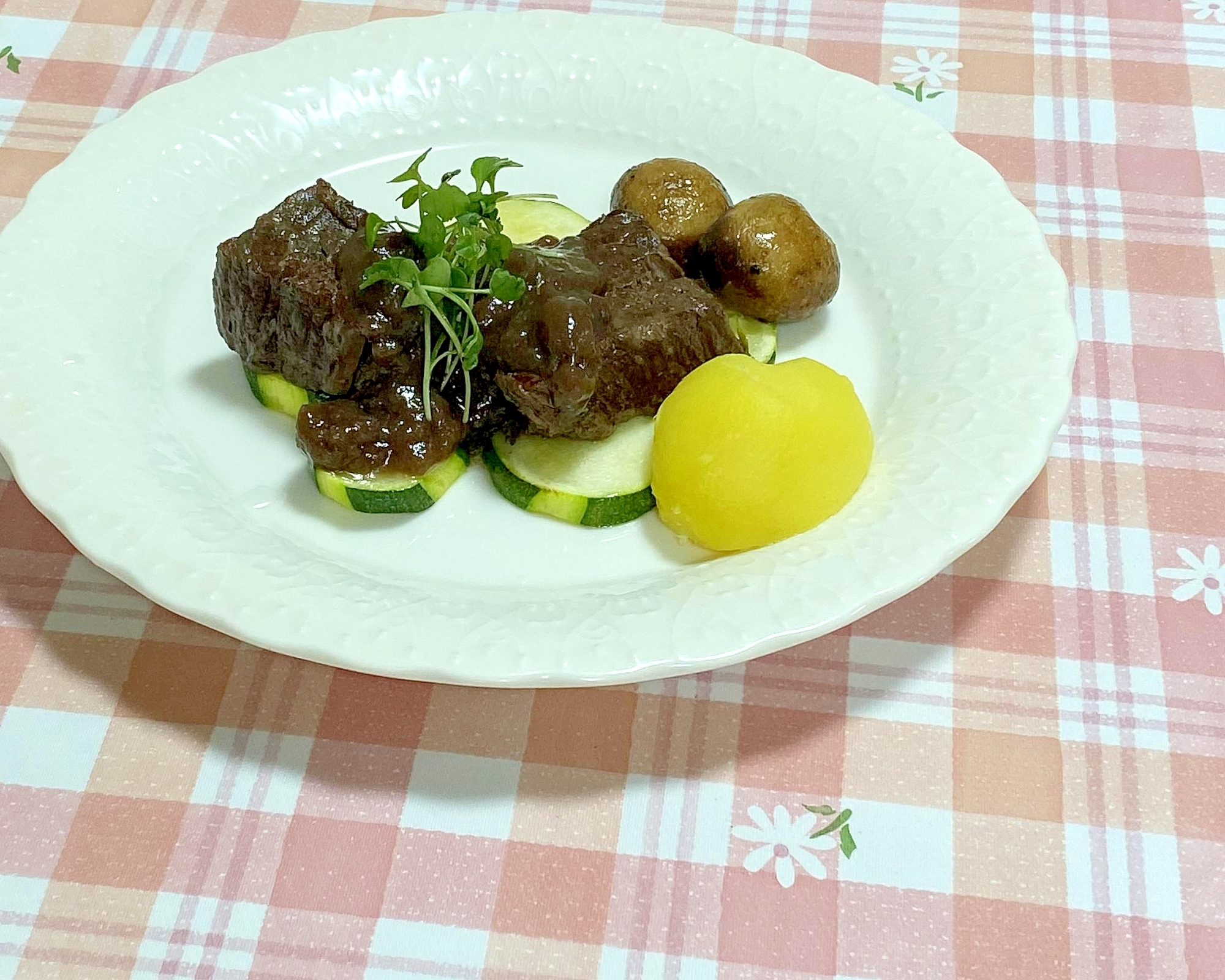 ちょっとリッチに、牛肉の赤ワイン煮