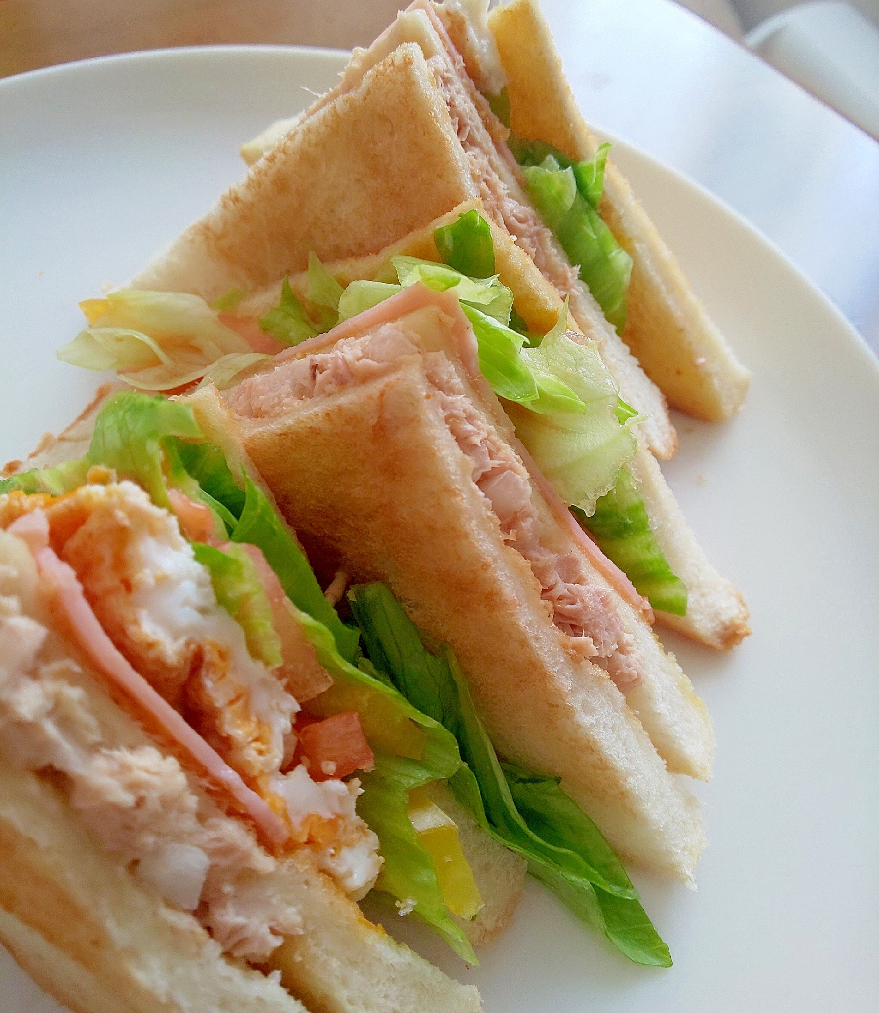 たっぷり野菜のクラブハウスサンド