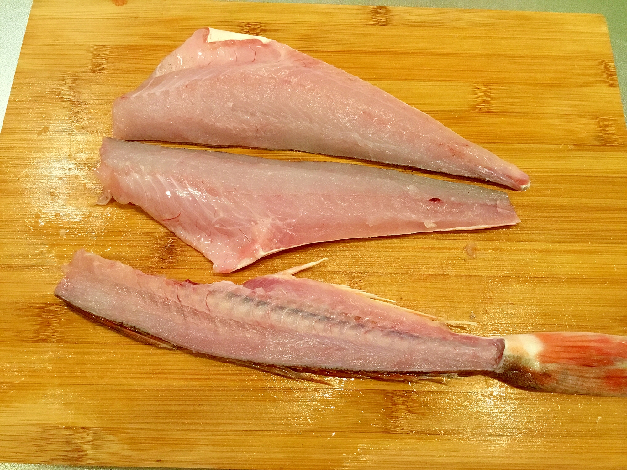 ホウボウの三枚おろし レシピ 作り方 By まゆぱとら 楽天レシピ ホウボウの三枚おろし レシピ 作り方 By まゆぱとら 楽天レシピ